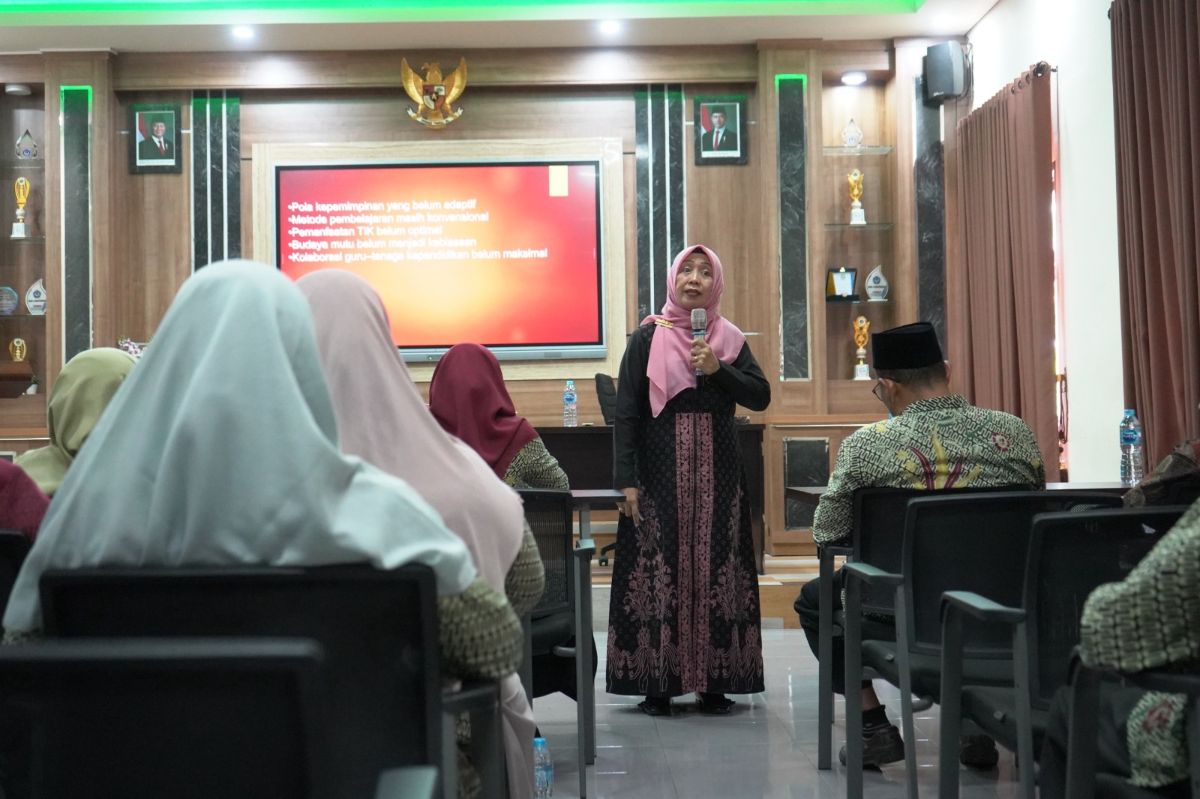 GTK MAN 3 Banyuwangi ikuti Pembinaan Kurikulum Berbasis Cinta