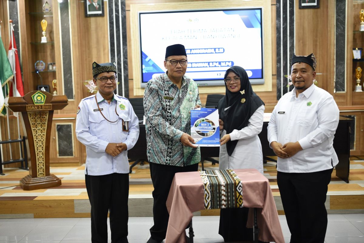 Tongkat Estafet Beralih, Bambang Irawan, S.Pd., M.Pd Resmi Nakhodai MAN 3 Banyuwangi