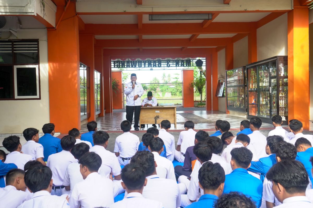 MAN 3 Banyuwangi Gelar Pengajian Ta'lim Muta'allim, Kupas Pentingnya Sikap Waro' untuk Cegah Kekerasan (Radikalisme)