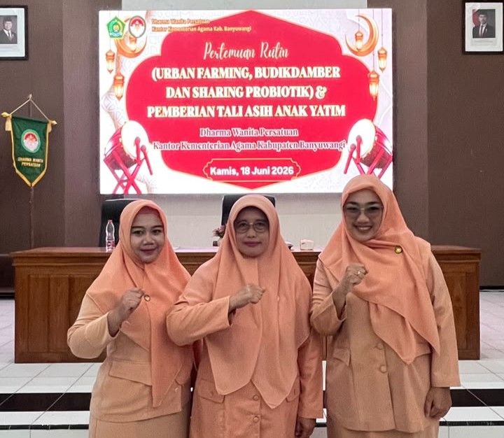 Dharma Wanita Persatuan (DWP) Unsur Pelaksana (UP) MAN 3 Banyuwangi menghadiri agenda pertemuan rutin yang digelar di Kantor Kabupaten Banyuwangi