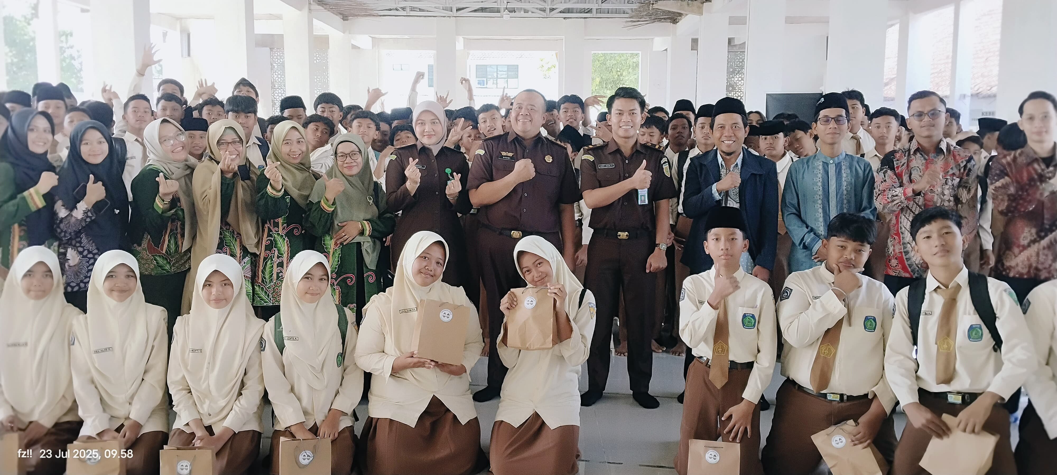 Cegah Judi Online Sejak Dini, MTsN 2 Bondowoso Gandeng Kejaksaan Negeri Bondowoso