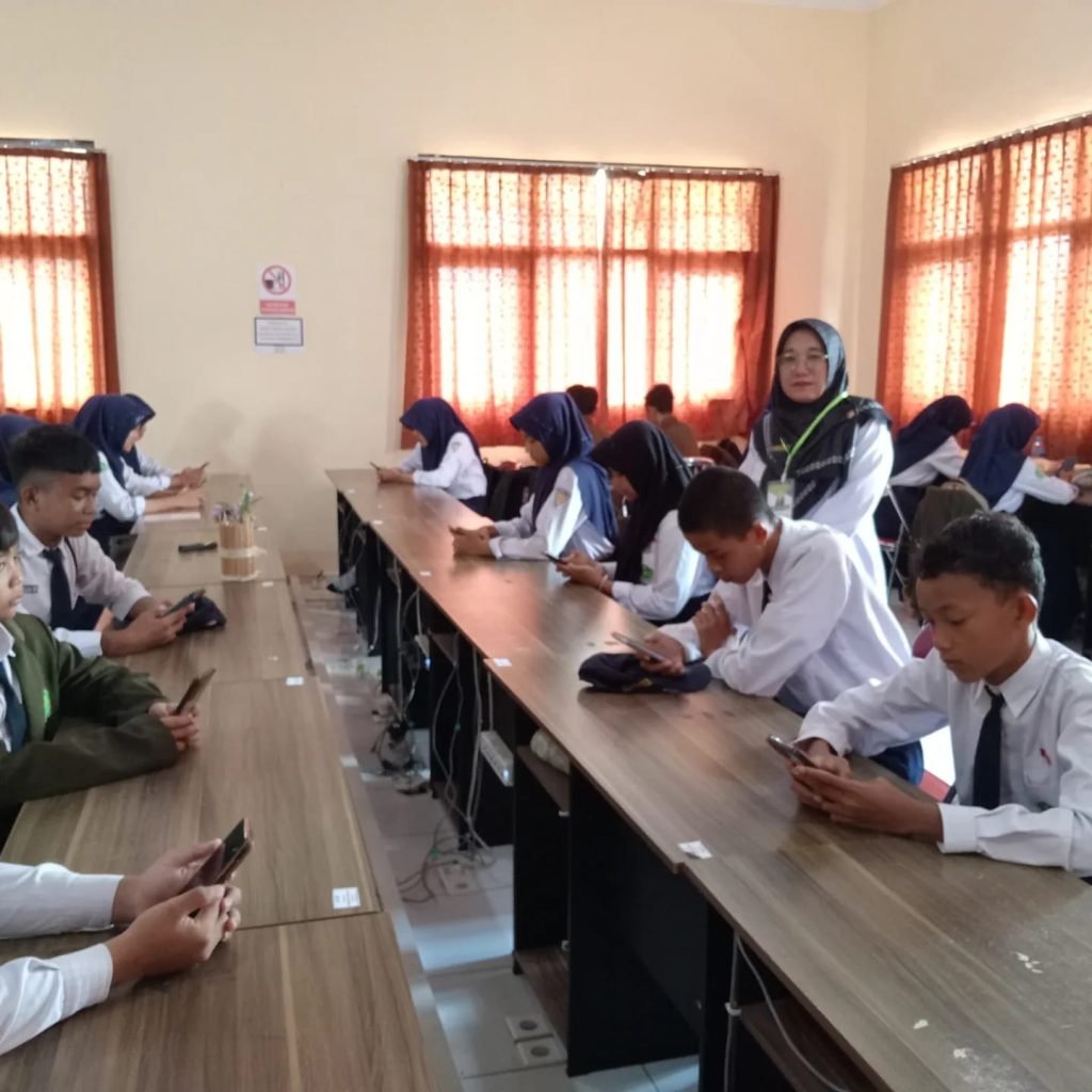 Kegiatan Monev (Monitor dan Evaluasi) ASAS Ganjil 2024 di MTsN 8 Banyuwangi