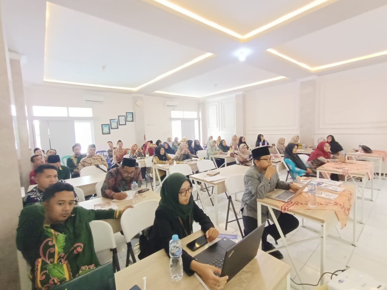 Mendidik dengan Hati, Mengajar dengan Cinta