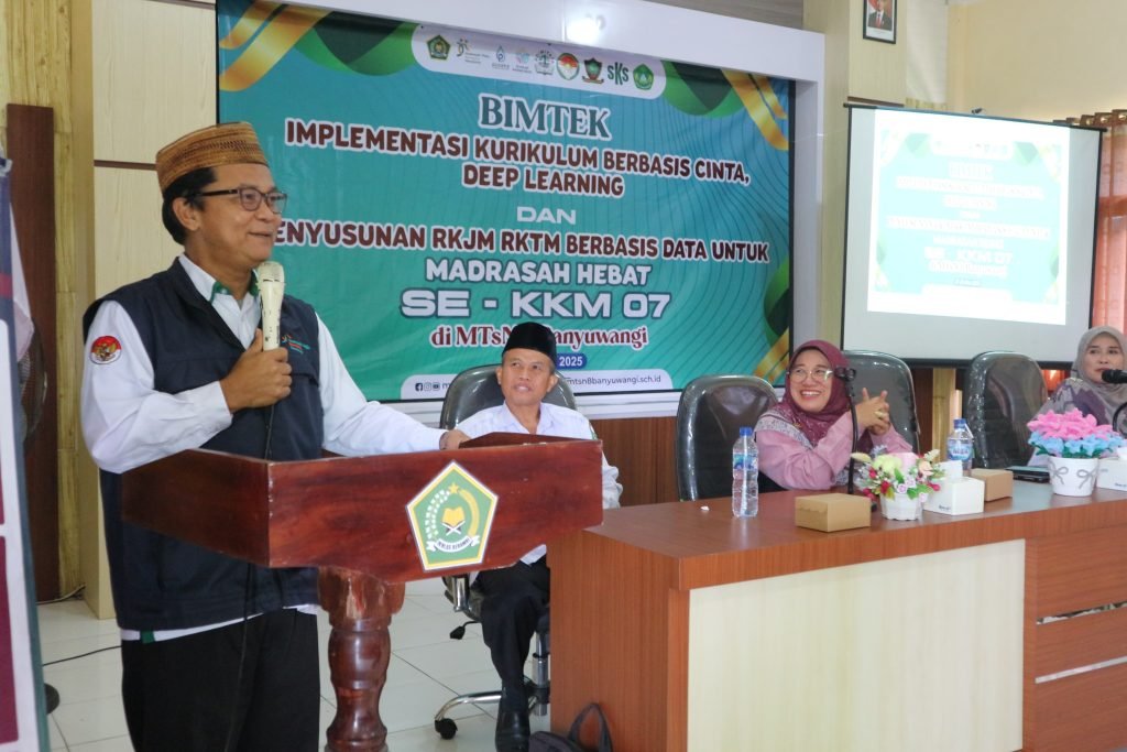 MTsN 8 Banyuwangi Gelar Bimtek Kurikulum Berbasis Cinta dan Penyusunan RKJM Berbasis Data untuk Madrasah Hebat
