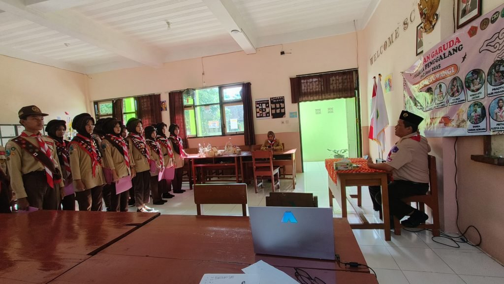 Penghargaan Tertinggi Pramuka Penggalang MTsN 8 Banyuwangi Sebagai Pramuka Garuda