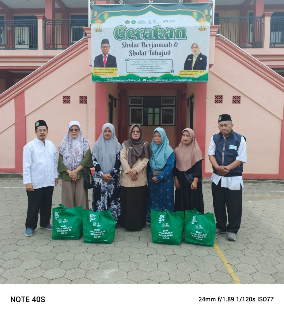 Penyaluran Program Peduli Kasih: Pembagian Sembako untuk Kaum Dhuafa dalam Rangka HAB Kemenag ke-79