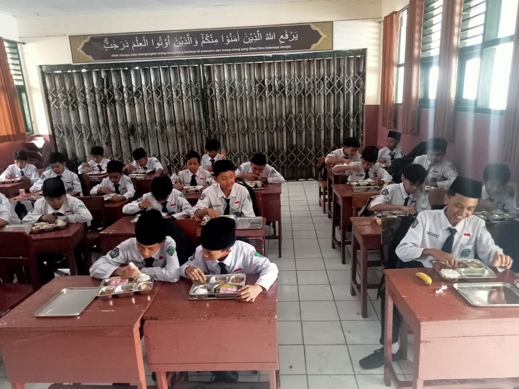 Program Makan Bergizi Gratis, Dimulai Hari Ini di Matsada