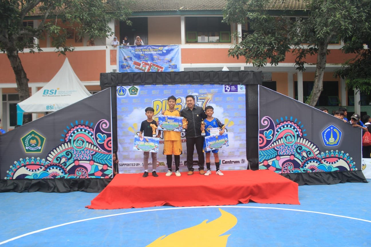 Semarak Final Futsal Dies Maulidiyah MTsN 2 Bondowoso
