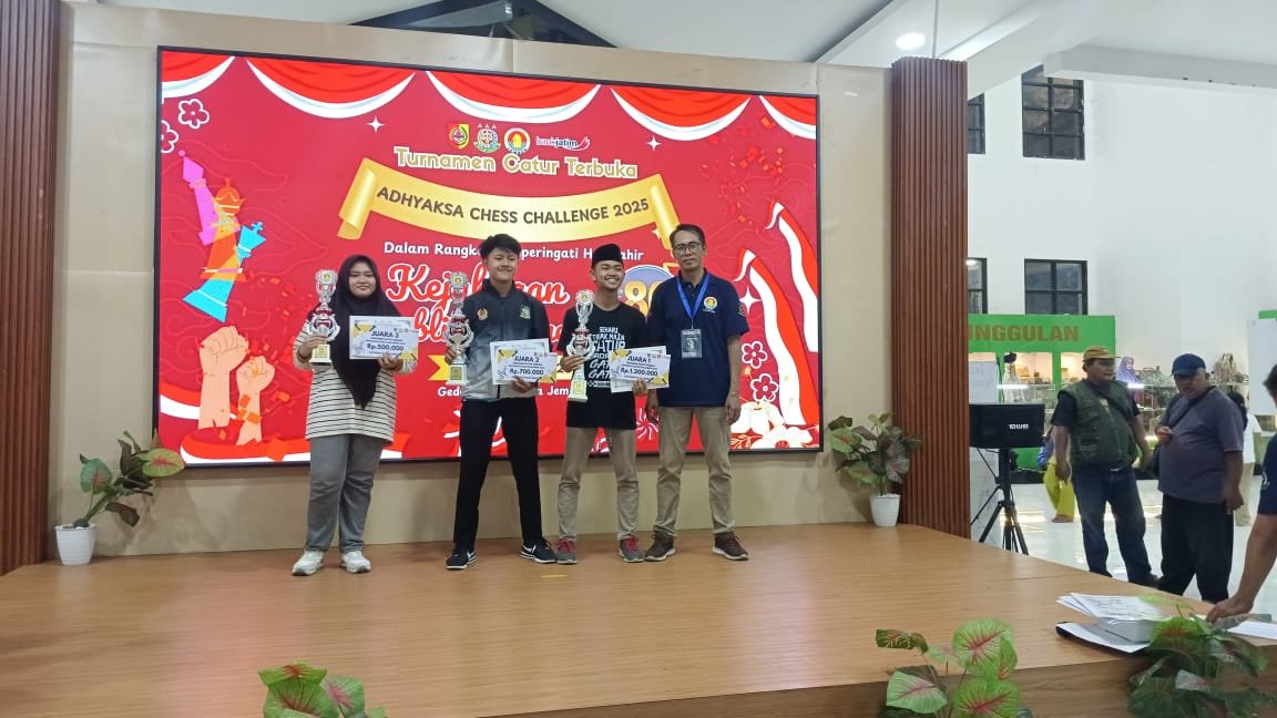 ​Siswa MAN 3 Banyuwangi Juara 2 Adyaksa Chess Challenge 2025