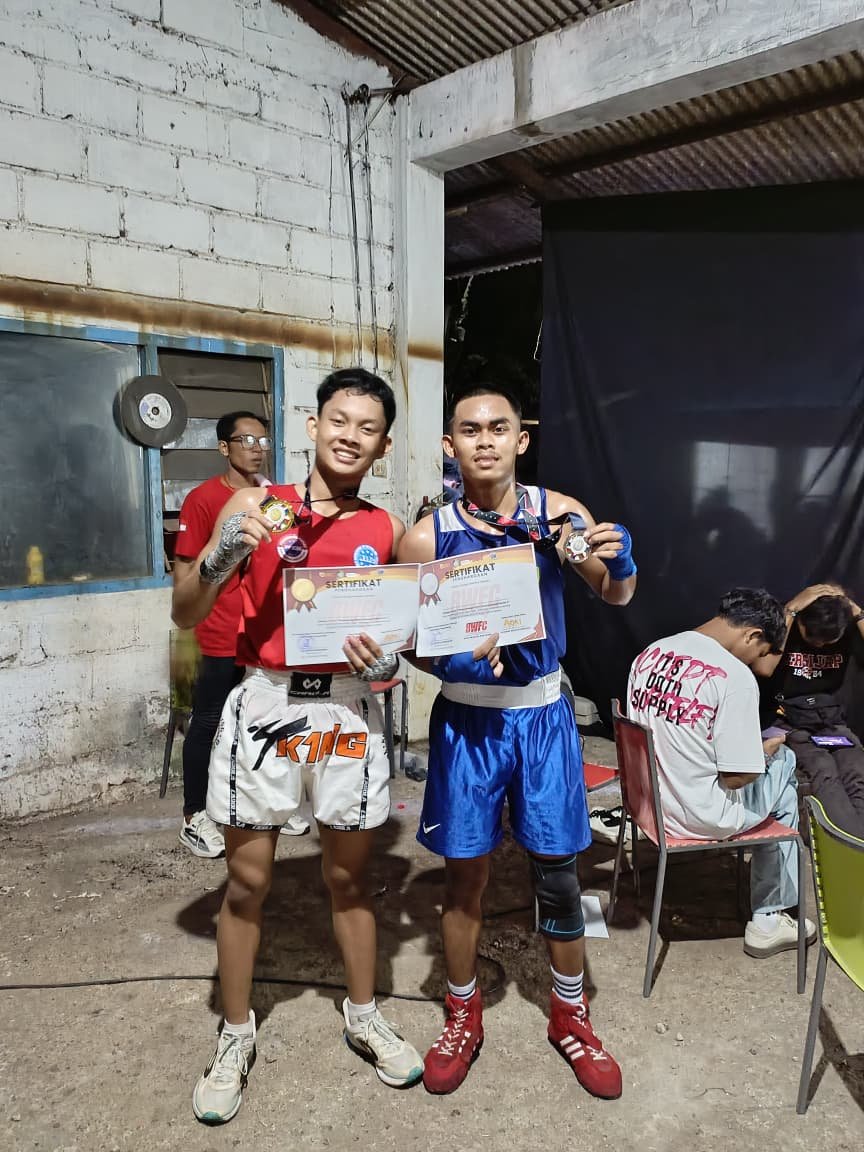 ​Siswa MAN 3 Banyuwangi Juara 2 Tinju BWF Championship