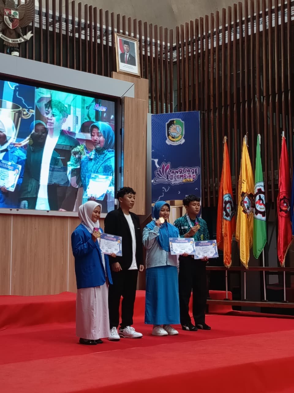 ​Siswa MAN 3 Banyuwangi Raih Prestasi di Olimpiade Bahasa Tingkat Nasional
