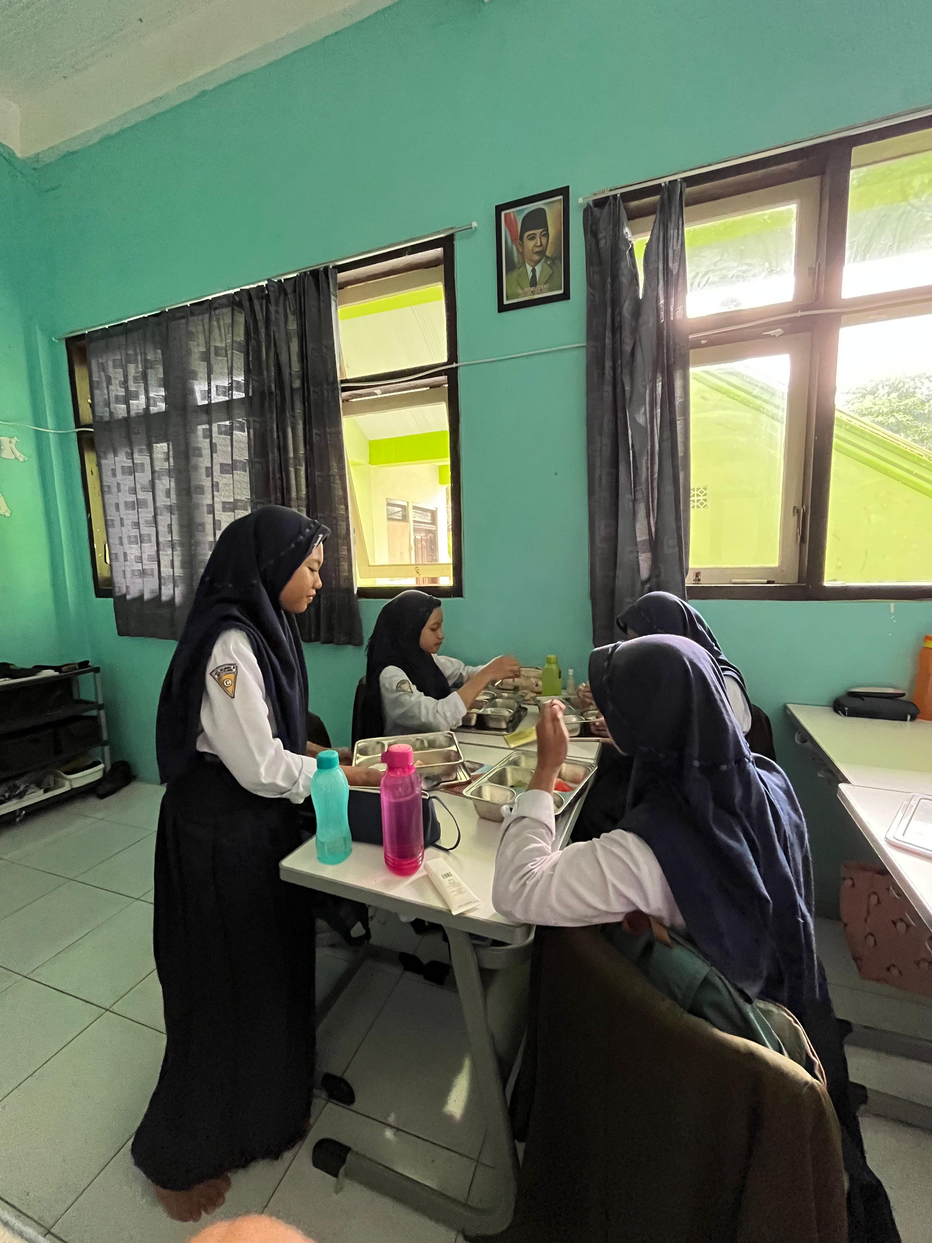 Sukacita Siswa MTsN 8 Banyuwangi dalam Kegiatan MBG Setiap Hari