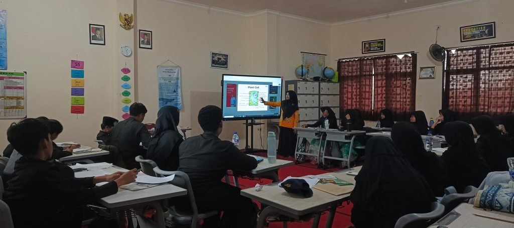 Teknologi dan Pendidikan: Inovasi Pembelajaran di MTsN 8 Banyuwangi