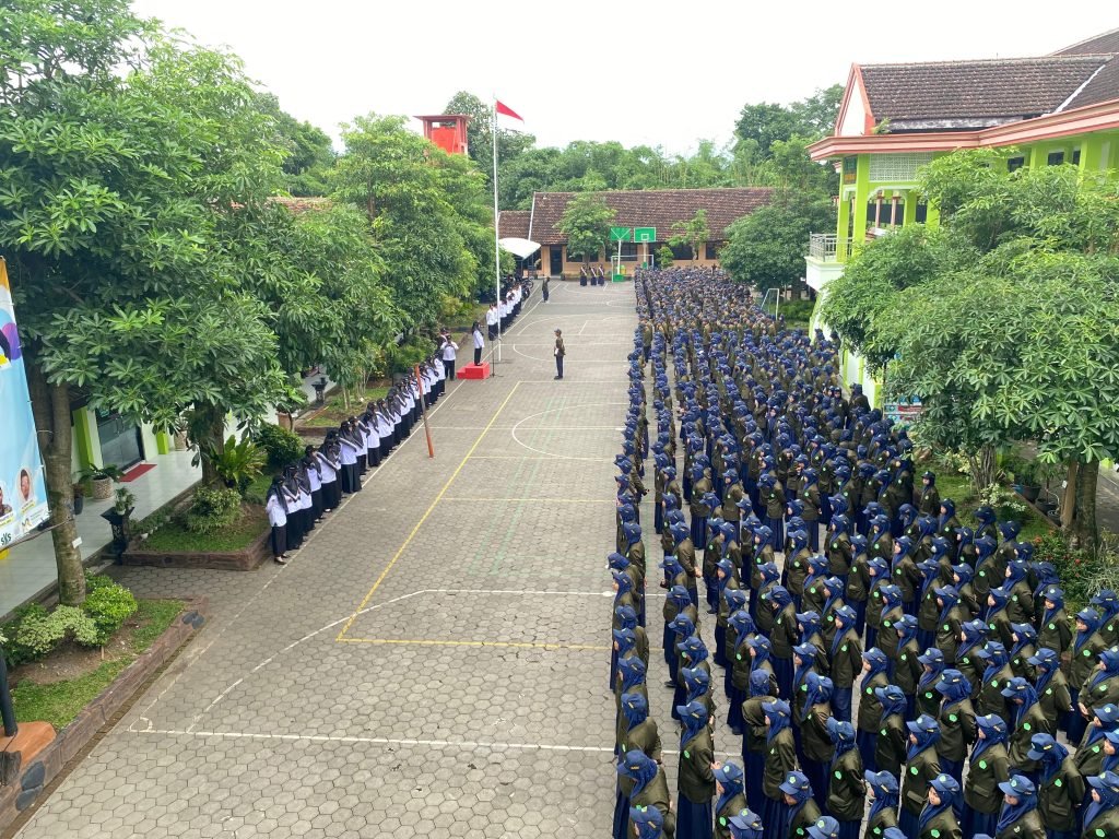 Upacara Bukan Hanya Rutinitas, Tetapi Juga Sarana Pendidikan Karakter bagi Siswa